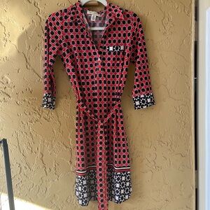 Donna Morgan Red and Black Geometric Midi Dress